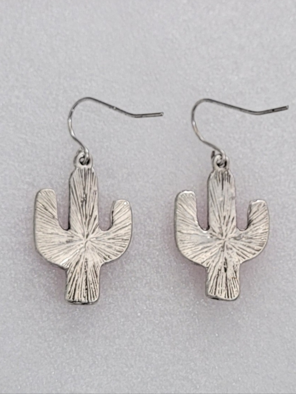 Western Pink Cactus Dangle Earrings New - Picture 4 of 4